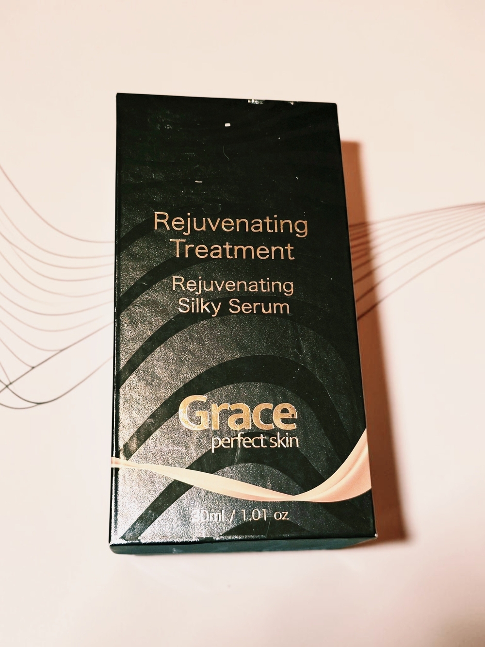 Rejuvenating Silky Serum - Black & Cream